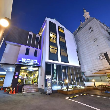 With U Hotel & Guesthouse Sokcho Exterior photo